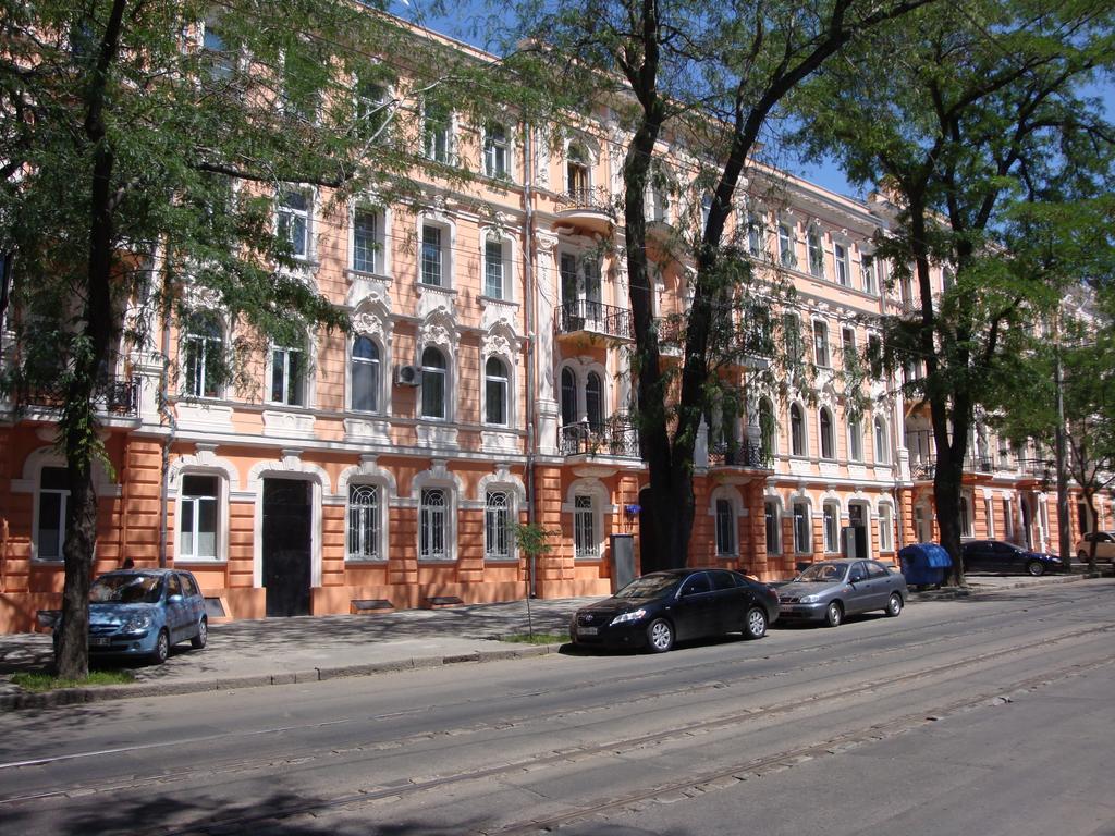 Apartamenty Na Sofievskoy Одесса Экстерьер фото