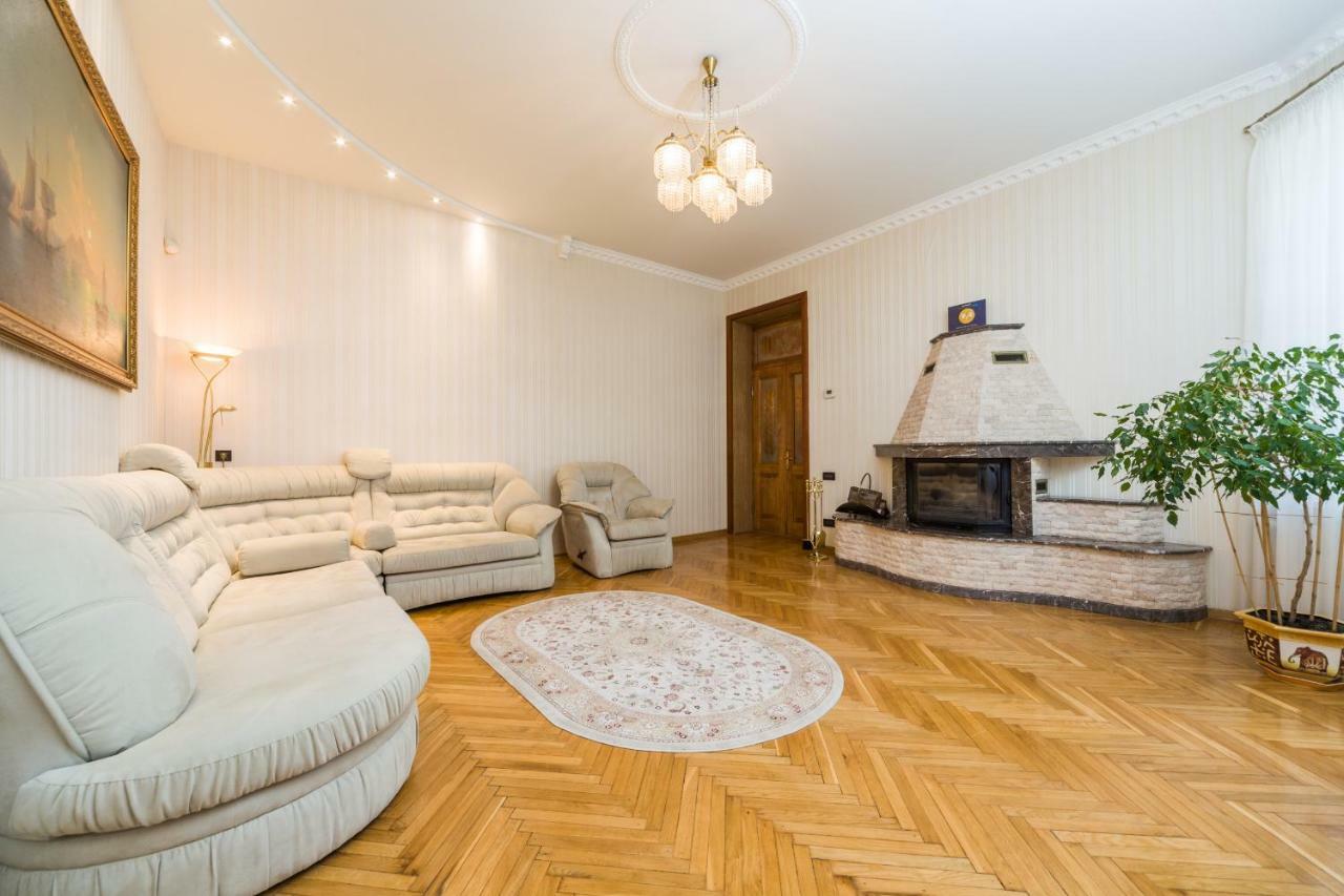 Apartamenty Na Sofievskoy Одесса Экстерьер фото