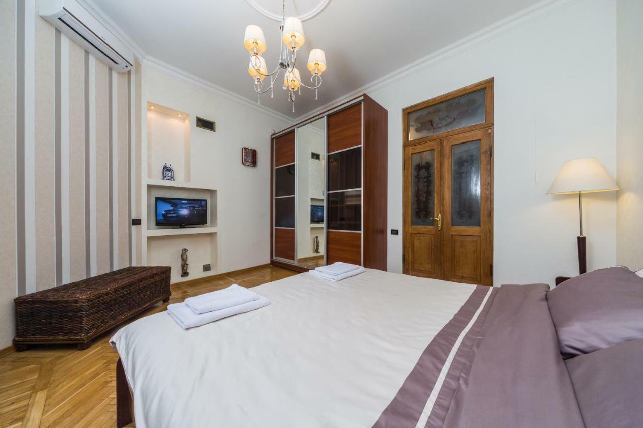 Apartamenty Na Sofievskoy Одесса Экстерьер фото